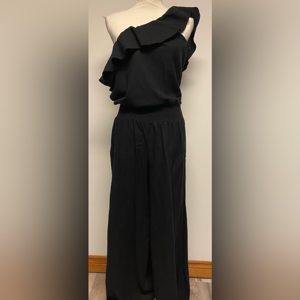 What’s Hot Linen One Shoulder Jumpsuit Size XL